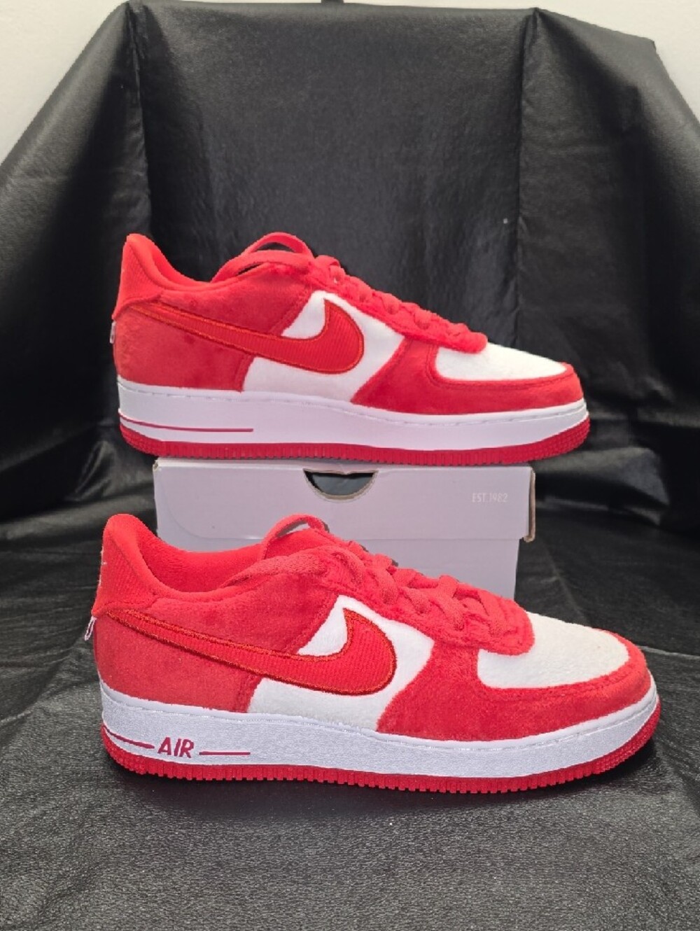 NIB Nike Kids Valentine's Low-Top Air Force 1 Youth Sz. 7 - Picture 3 of 8